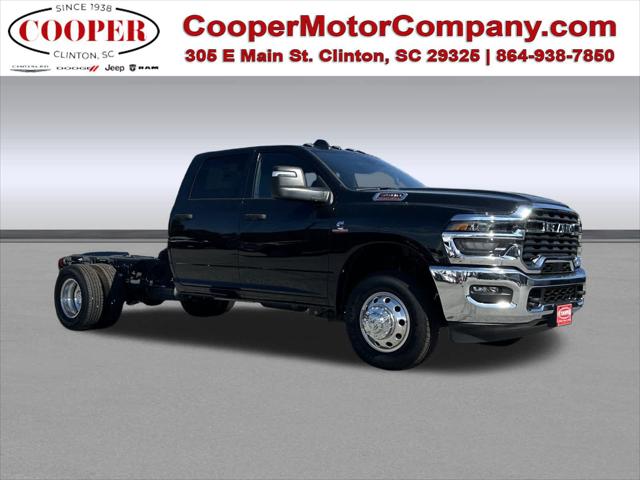 2025 RAM Ram 3500 Chassis Cab RAM 3500 TRADESMAN CREW CAB CHASSIS 4X4 60 CA