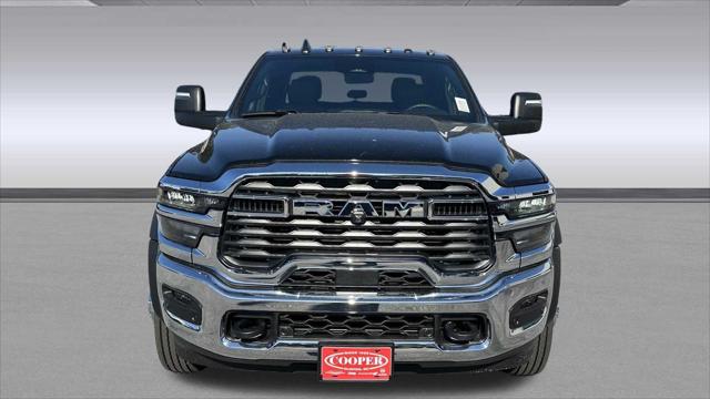 2026 RAM Ram 4500 Chassis Cab RAM 4500 TRADESMAN CHASSIS CREW CAB 4X4 60 CA 2026 RAM Ram 4500 Chassis Cab RAM 4500 TRADESMAN CHASSIS CREW CAB 4X4 60 CA