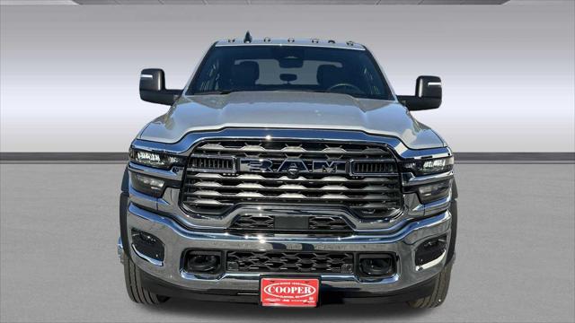 2026 RAM Ram 4500 Chassis Cab RAM 4500 TRADESMAN CHASSIS CREW CAB 4X4 60 CA 2026 RAM Ram 4500 Chassis Cab RAM 4500 TRADESMAN CHASSIS CREW CAB 4X4 60 CA