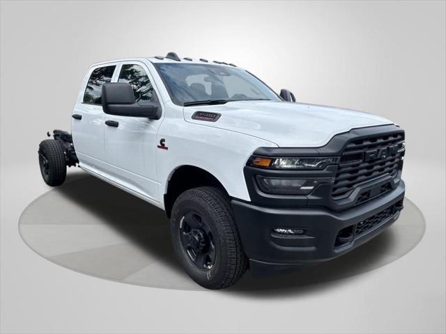 2025 RAM Ram 3500 Chassis Cab RAM 3500 TRADESMAN CREW CAB CHASSIS 4X4 60 CA 2025 RAM Ram 3500 Chassis Cab RAM 3500 TRADESMAN CREW CAB CHASSIS 4X4 60 CA