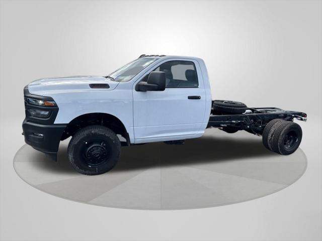 2025 RAM Ram 3500 Chassis Cab RAM 3500 TRADESMAN CHASSIS REGULAR CAB 4X4 84 CA 2025 RAM Ram 3500 Chassis Cab RAM 3500 TRADESMAN CHASSIS REGULAR CAB 4X4 84 CA