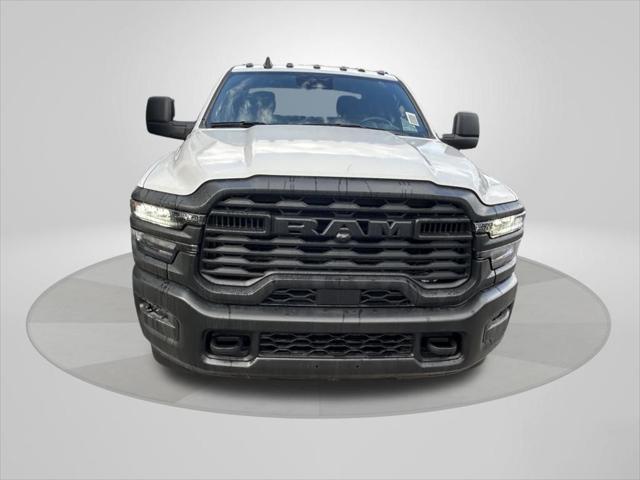 2025 RAM Ram 3500 Chassis Cab RAM 3500 TRADESMAN CREW CAB CHASSIS 4X4 60 CA 2025 RAM Ram 3500 Chassis Cab RAM 3500 TRADESMAN CREW CAB CHASSIS 4X4 60 CA