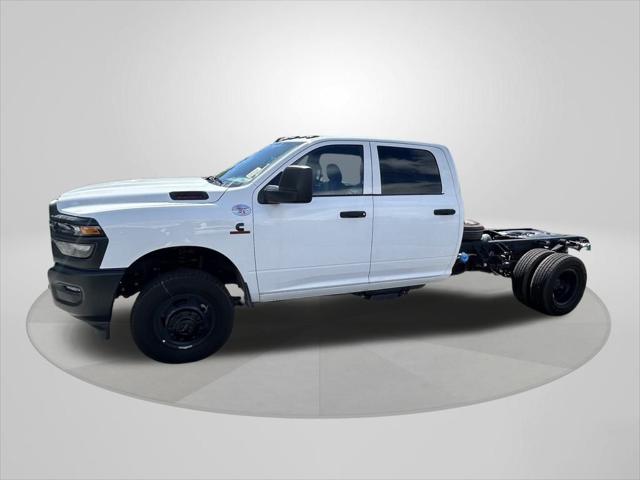 2025 RAM Ram 3500 Chassis Cab RAM 3500 TRADESMAN CREW CAB CHASSIS 4X4 60 CA 2025 RAM Ram 3500 Chassis Cab RAM 3500 TRADESMAN CREW CAB CHASSIS 4X4 60 CA