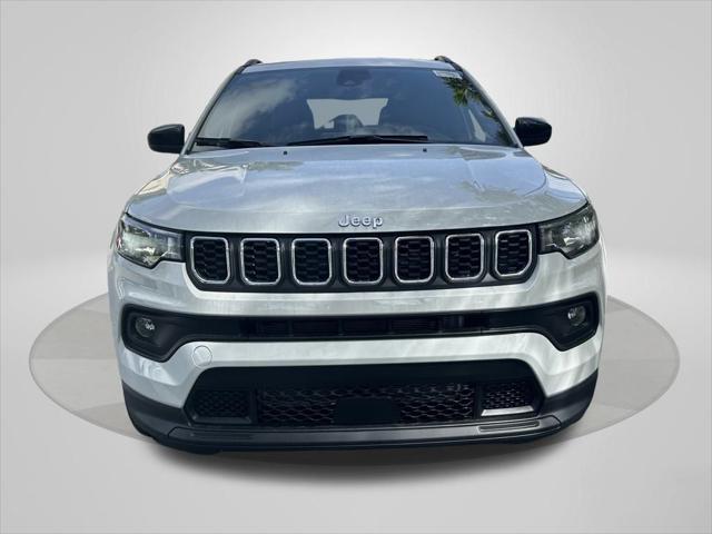 2025 Jeep Compass COMPASS LATITUDE 4X4