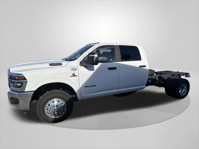2025 RAM Ram 3500 Chassis Cab RAM 3500 BIG HORN CREW CAB CHASSIS 4X4 60 CA 2025 RAM Ram 3500 Chassis Cab RAM 3500 BIG HORN CREW CAB CHASSIS 4X4 60 CA