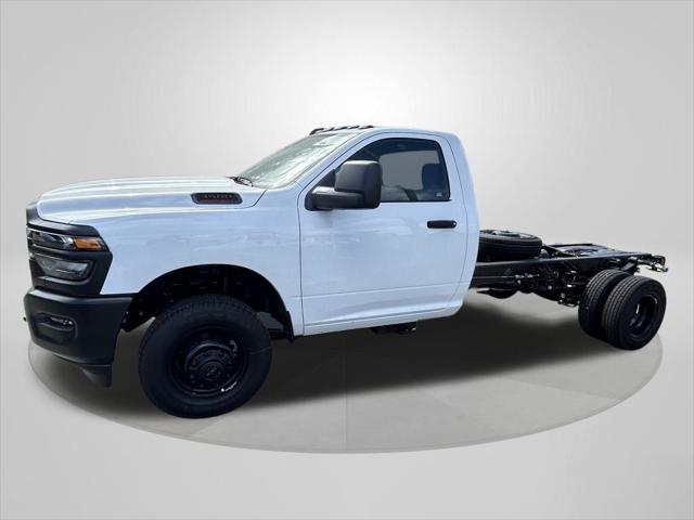 2025 RAM Ram 3500 Chassis Cab RAM 3500 TRADESMAN CHASSIS REGULAR CAB 4X4 84 CA 2025 RAM Ram 3500 Chassis Cab RAM 3500 TRADESMAN CHASSIS REGULAR CAB 4X4 84 CA