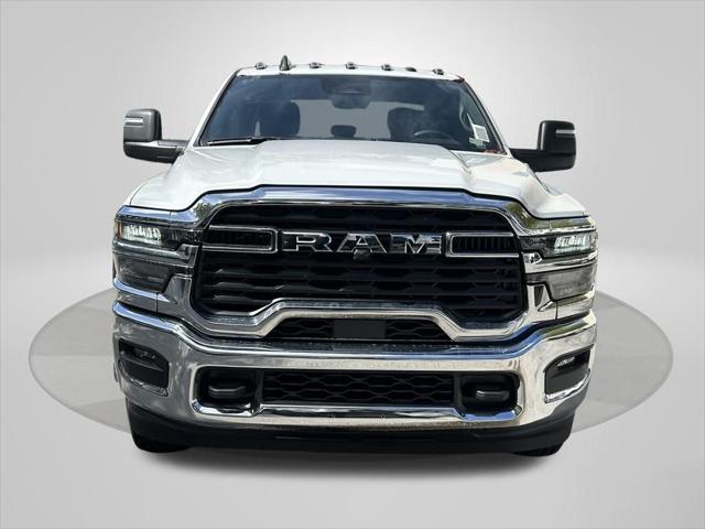 2025 RAM Ram 3500 Chassis Cab RAM 3500 BIG HORN CREW CAB CHASSIS 4X4 60 CA