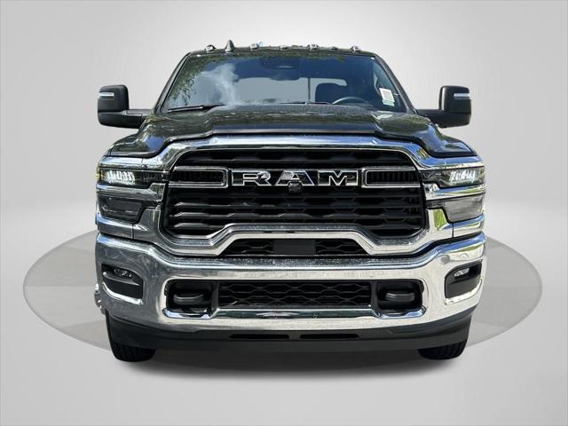 2025 RAM Ram 3500 Chassis Cab RAM 3500 BIG HORN CREW CAB CHASSIS 4X4 60 CA 2025 RAM Ram 3500 Chassis Cab RAM 3500 BIG HORN CREW CAB CHASSIS 4X4 60 CA