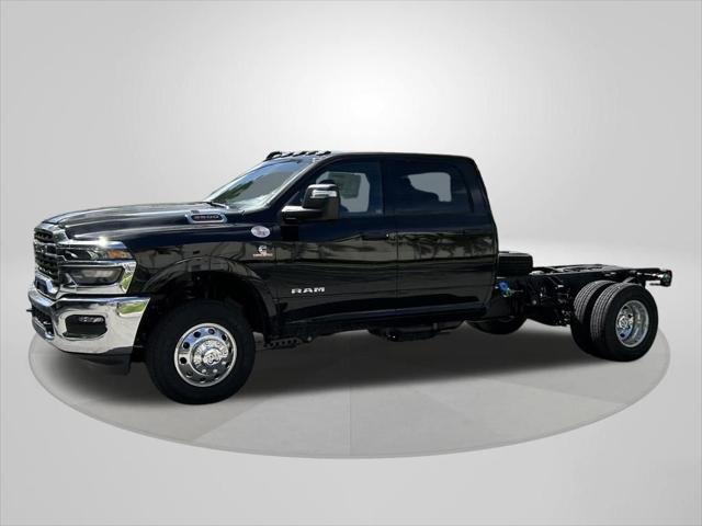 2025 RAM Ram 3500 Chassis Cab RAM 3500 BIG HORN CREW CAB CHASSIS 4X4 60 CA