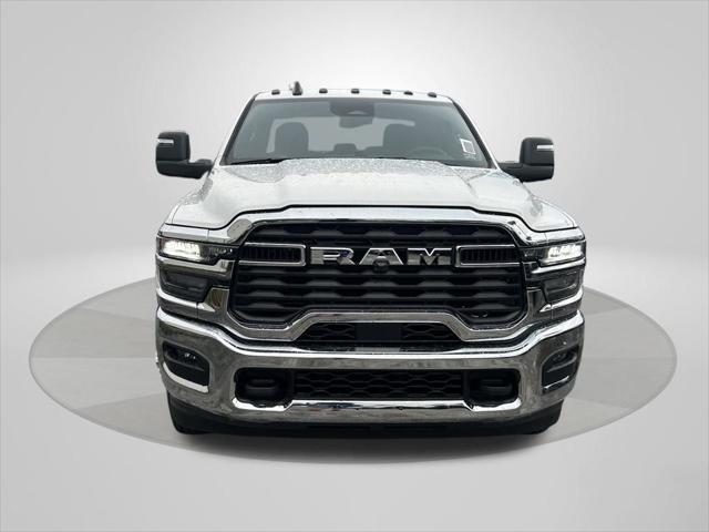 2025 RAM Ram 3500 Chassis Cab RAM 3500 BIG HORN CREW CAB CHASSIS 4X4 60 CA 2025 RAM Ram 3500 Chassis Cab RAM 3500 BIG HORN CREW CAB CHASSIS 4X4 60 CA
