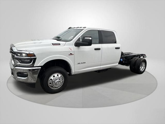 2025 RAM Ram 3500 Chassis Cab RAM 3500 BIG HORN CREW CAB CHASSIS 4X4 60 CA 2025 RAM Ram 3500 Chassis Cab RAM 3500 BIG HORN CREW CAB CHASSIS 4X4 60 CA