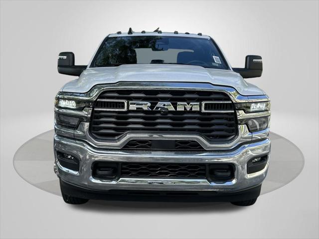 2025 RAM Ram 3500 Chassis Cab RAM 3500 BIG HORN CREW CAB CHASSIS 4X4 60 CA 2025 RAM Ram 3500 Chassis Cab RAM 3500 BIG HORN CREW CAB CHASSIS 4X4 60 CA