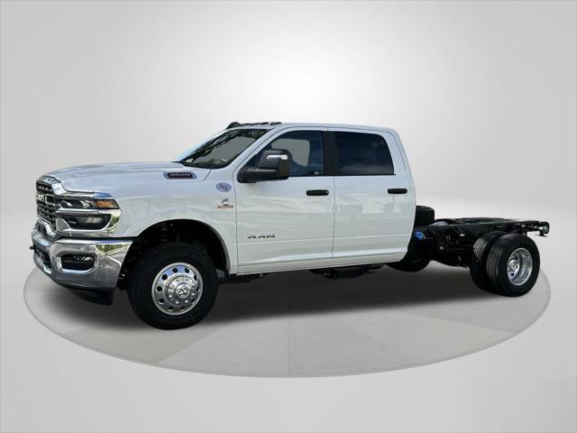 2025 RAM Ram 3500 Chassis Cab RAM 3500 BIG HORN CREW CAB CHASSIS 4X4 60 CA 2025 RAM Ram 3500 Chassis Cab RAM 3500 BIG HORN CREW CAB CHASSIS 4X4 60 CA