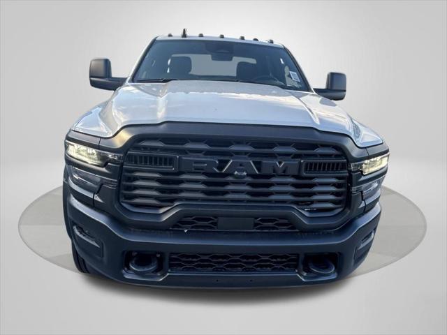 2025 RAM Ram 5500 Chassis Cab RAM 5500 TRADESMAN CHASSIS CREW CAB 4X4 60 CA 2025 RAM Ram 5500 Chassis Cab RAM 5500 TRADESMAN CHASSIS CREW CAB 4X4 60 CA