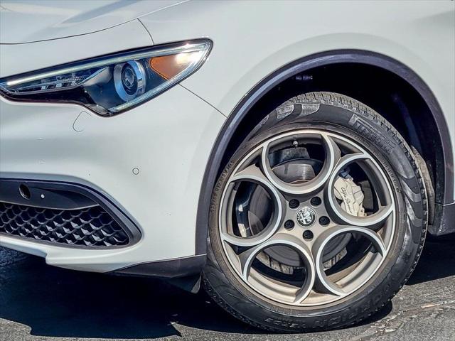2022 Alfa Romeo Stelvio Ti AWD 2022 Alfa Romeo Stelvio Ti AWD