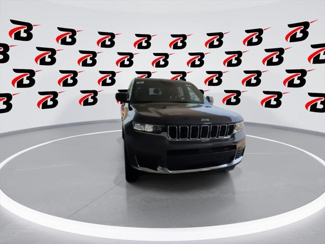 2025 Jeep Grand Cherokee GRAND CHEROKEE L LAREDO X 4X4