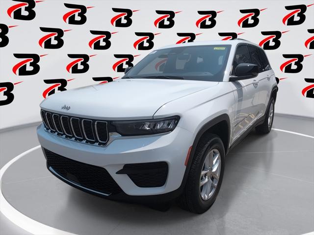 2025 Jeep Grand Cherokee GRAND CHEROKEE LAREDO X 4X4