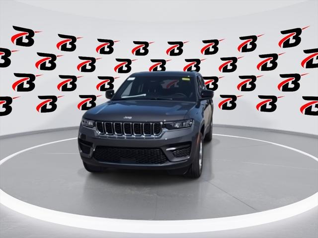 2025 Jeep Grand Cherokee GRAND CHEROKEE LAREDO X 4X4