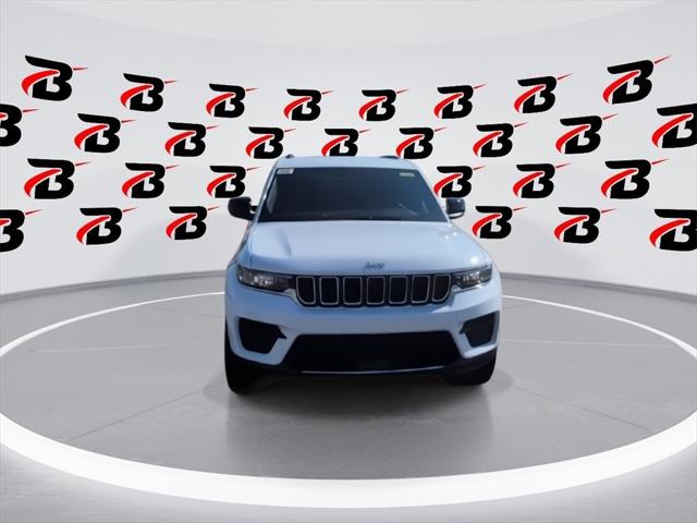 2025 Jeep Grand Cherokee GRAND CHEROKEE LAREDO 4X4