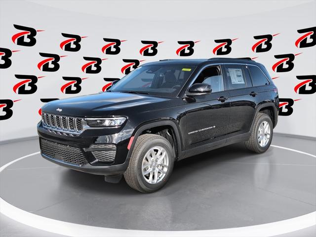 2025 Jeep Grand Cherokee GRAND CHEROKEE LAREDO X 4X4