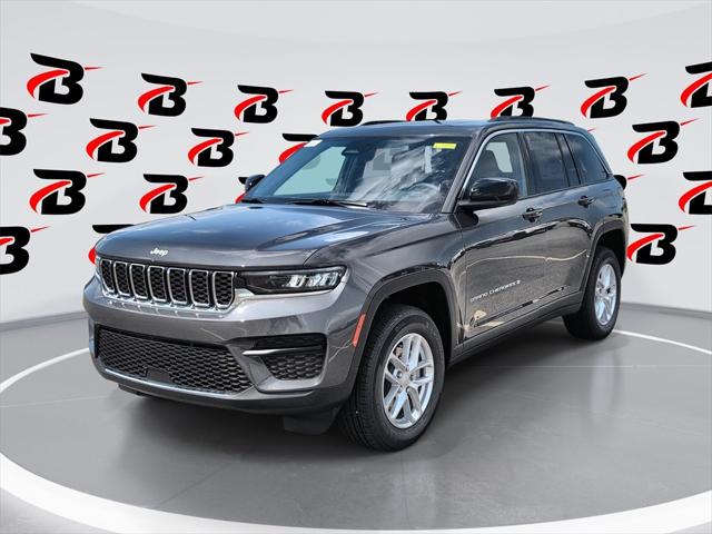 2025 Jeep Grand Cherokee GRAND CHEROKEE LAREDO X 4X4