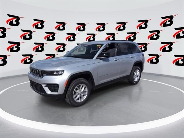 2025 Jeep Grand Cherokee GRAND CHEROKEE LAREDO X 4X4