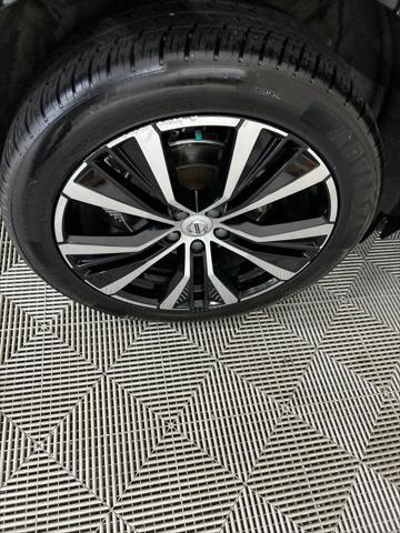 2024 Volvo XC60 B5 Plus Dark Theme 2024 Volvo XC60 B5 Plus Dark Theme