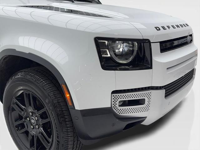 2025 Land Rover Defender 110 P300 2025 Land Rover Defender 110 P300