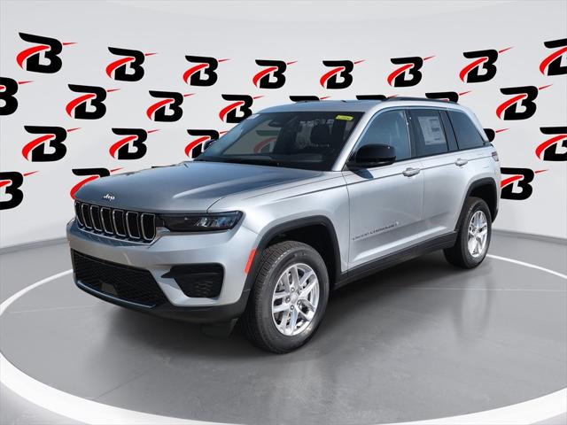 2025 Jeep Grand Cherokee GRAND CHEROKEE LAREDO X 4X4