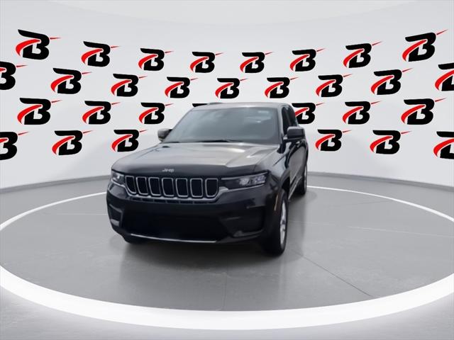2025 Jeep Grand Cherokee GRAND CHEROKEE LAREDO X 4X4