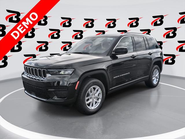 2025 Jeep Grand Cherokee GRAND CHEROKEE LAREDO X 4X4
