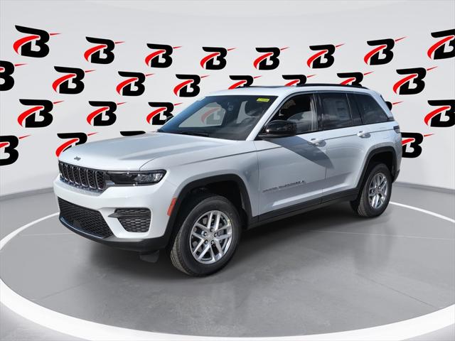 2025 Jeep Grand Cherokee GRAND CHEROKEE LAREDO X 4X4