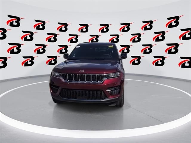 2025 Jeep Grand Cherokee GRAND CHEROKEE LAREDO X 4X4