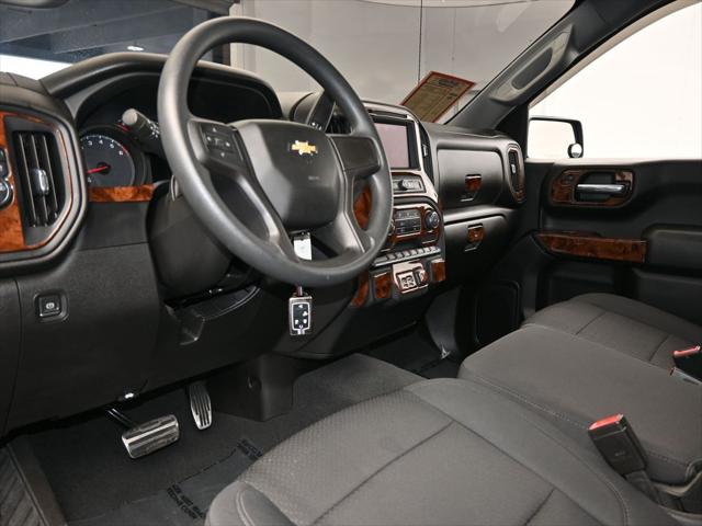 2021 Chevrolet Silverado 1500 2WD Crew Cab Short Bed Custom