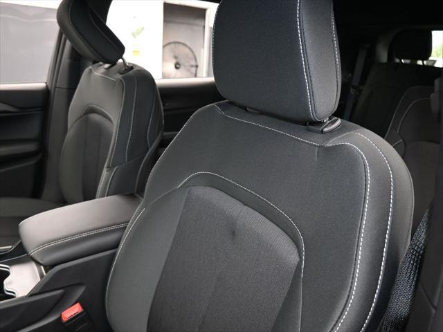 2024 Jeep Grand Cherokee L Laredo 4x2