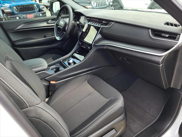 2025 Jeep Grand Cherokee Laredo X 4x4