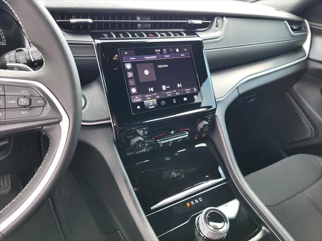 2025 Jeep Grand Cherokee Laredo X 4x4