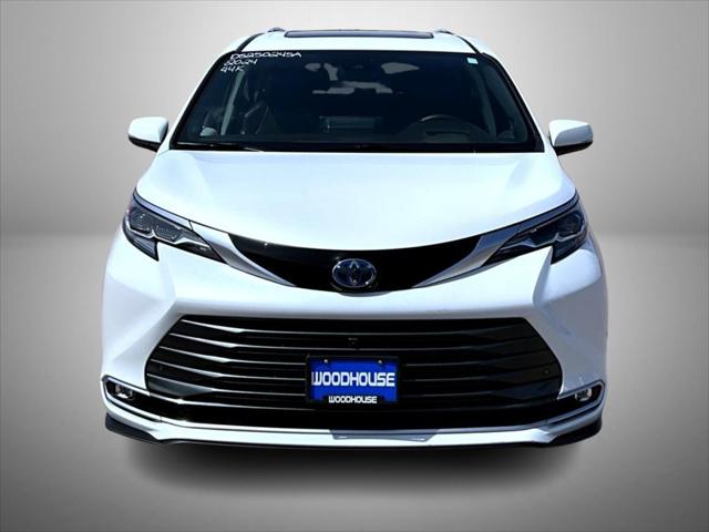 2024 Toyota Sienna Platinum