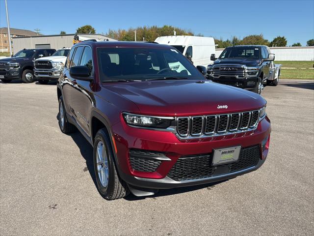 2025 Jeep Grand Cherokee GRAND CHEROKEE LAREDO X 4X4 2025 Jeep Grand Cherokee GRAND CHEROKEE LAREDO X 4X4