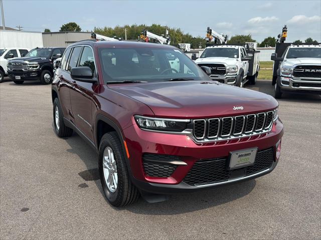 2025 Jeep Grand Cherokee GRAND CHEROKEE LAREDO 4X4 2025 Jeep Grand Cherokee GRAND CHEROKEE LAREDO 4X4