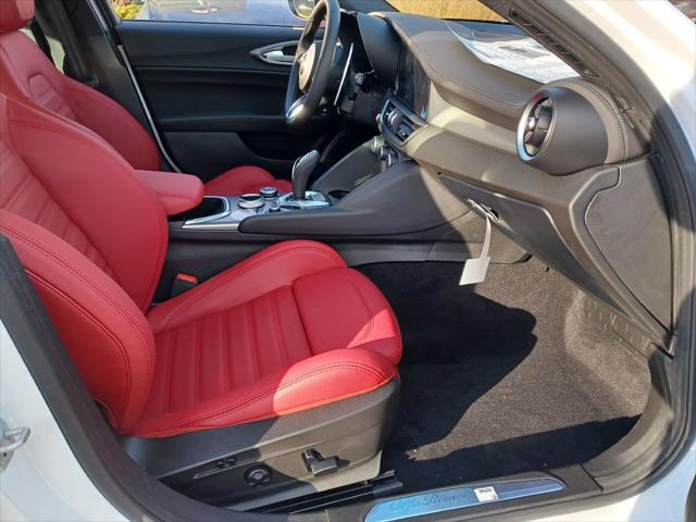 2024 Alfa Romeo Giulia GIULIA VELOCE AWD 2024 Alfa Romeo Giulia GIULIA VELOCE AWD