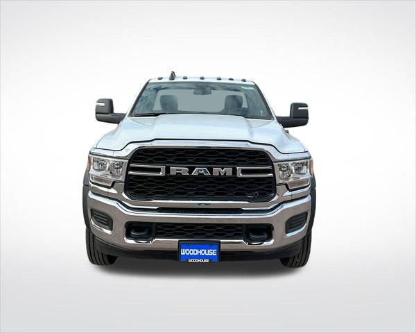2024 RAM Ram 5500 Chassis Cab RAM 5500 TRADESMAN CHASSIS REGULAR CAB 4X4 84 CA 2024 RAM Ram 5500 Chassis Cab RAM 5500 TRADESMAN CHASSIS REGULAR CAB 4X4 84 CA