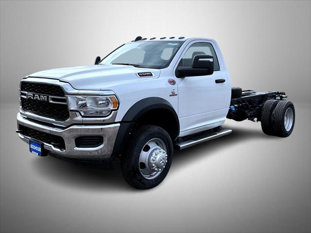 2024 RAM Ram 5500 Chassis Cab RAM 5500 TRADESMAN CHASSIS REGULAR CAB 4X4 84 CA 2024 RAM Ram 5500 Chassis Cab RAM 5500 TRADESMAN CHASSIS REGULAR CAB 4X4 84 CA
