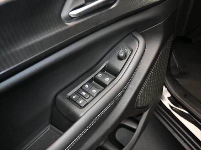 2025 Jeep Grand Cherokee GRAND CHEROKEE L LAREDO 4X2