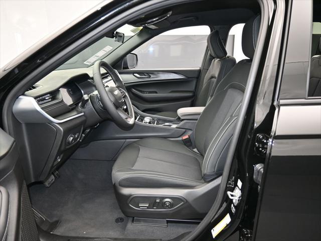 2025 Jeep Grand Cherokee GRAND CHEROKEE L LAREDO 4X2