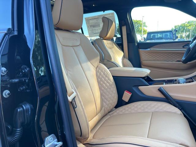2025 Jeep Grand Cherokee GRAND CHEROKEE SUMMIT RESERVE 4X4