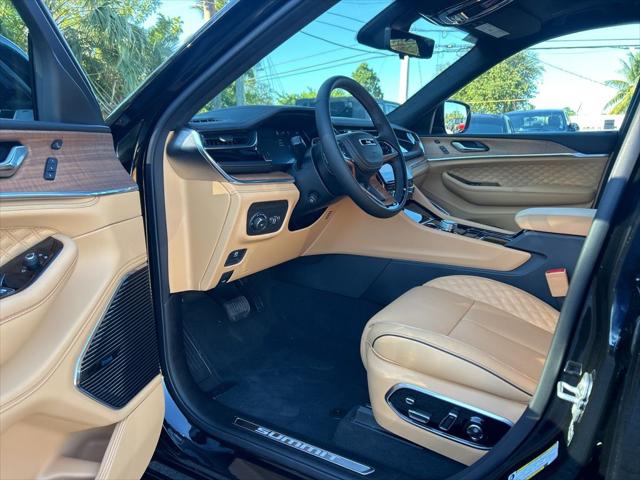 2025 Jeep Grand Cherokee GRAND CHEROKEE SUMMIT RESERVE 4X4