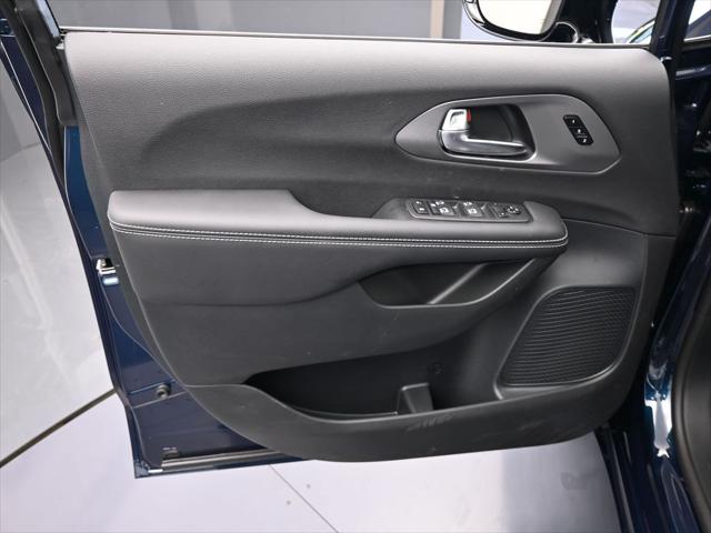 2025 Chrysler Pacifica PACIFICA SELECT