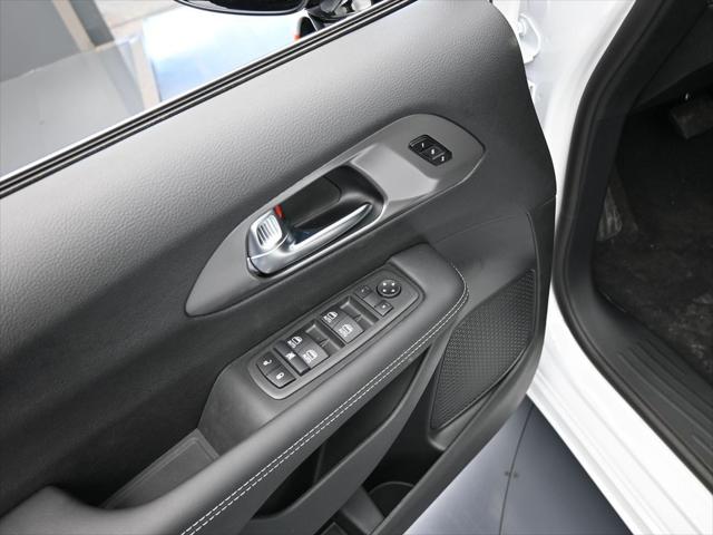 2025 Chrysler Pacifica PACIFICA SELECT