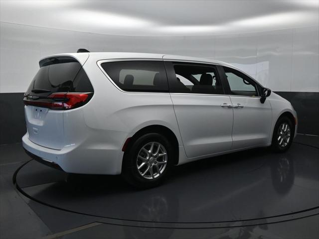 2025 Chrysler Pacifica PACIFICA SELECT